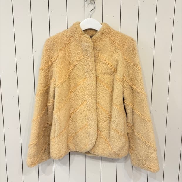 크림소프트 컬리 쉬어링 자켓