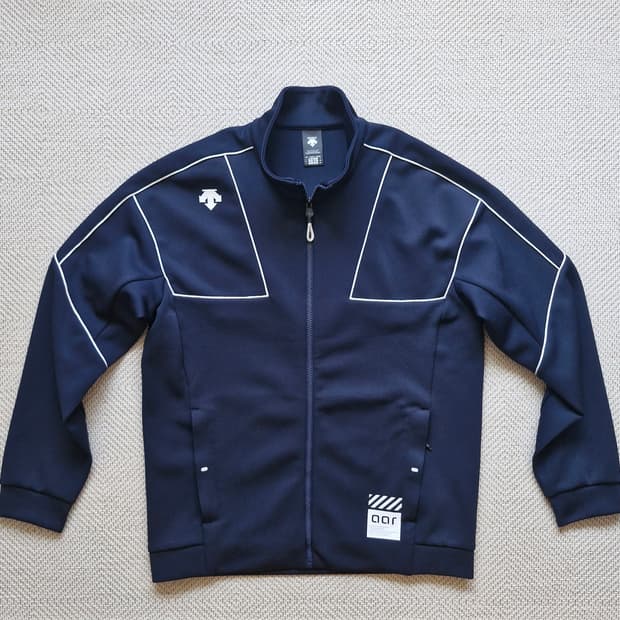 데상트 AAR 러닝 트랙탑 져지 100