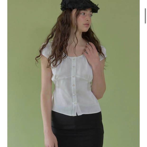 Soft gleam blouse (white)