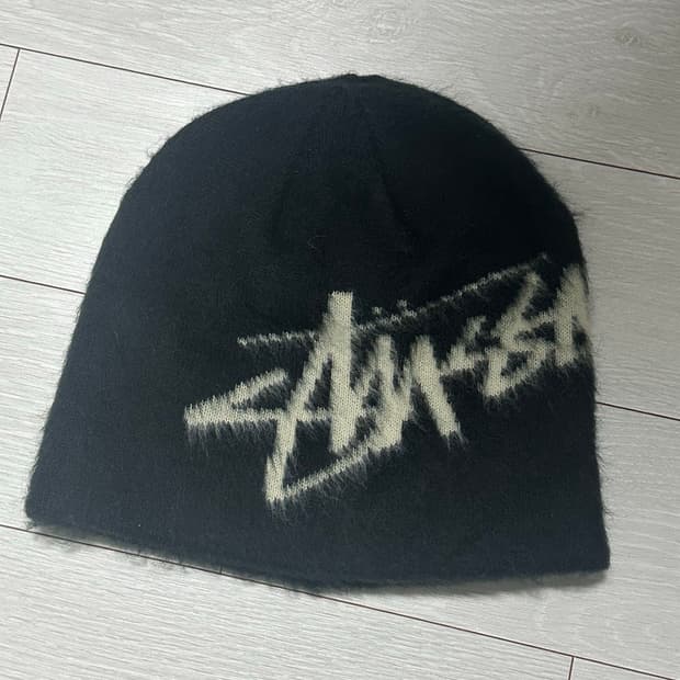 스투시 스컬캡 비니 판매합니다.