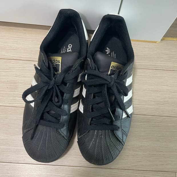 아디다스 슈퍼스타 코어 블랙 225