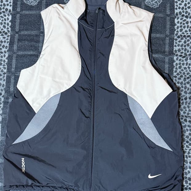 나이키 녹타 리버시블 베스트