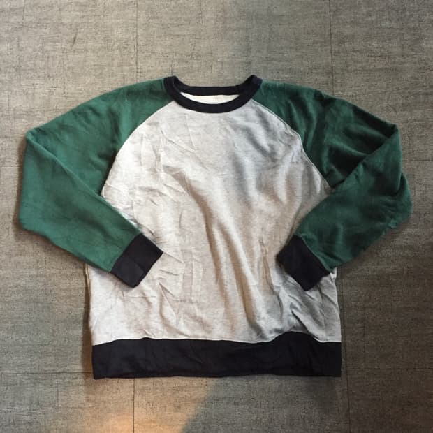 Uniqlo 유니클로 올드스쿨아메카지 혁오풍  나그랑배색 스웻셔츠맨투맨