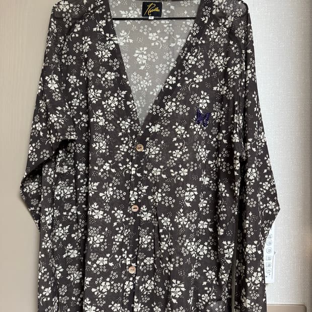 니들스 플로럴 V넥 가디건 L