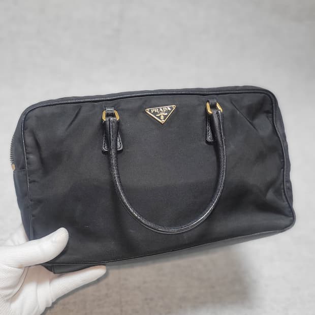 프라다 나일론 토트백 팝니다