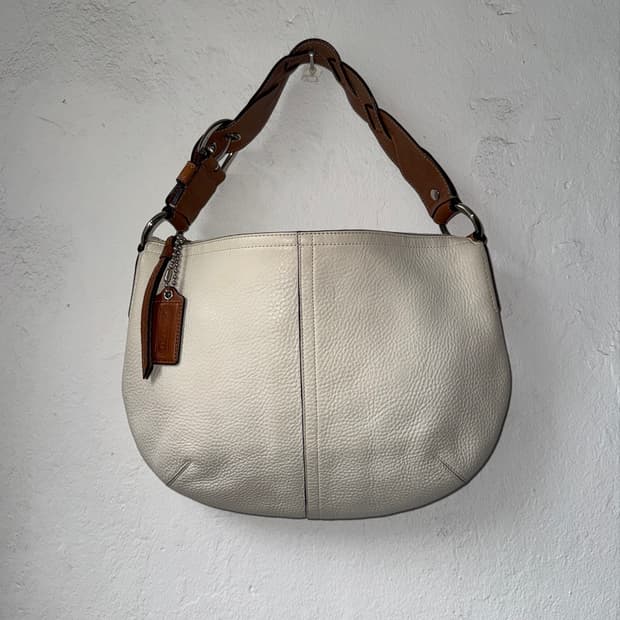 coach 코치 아이보리 가죽 꼬임스트랩 호보백