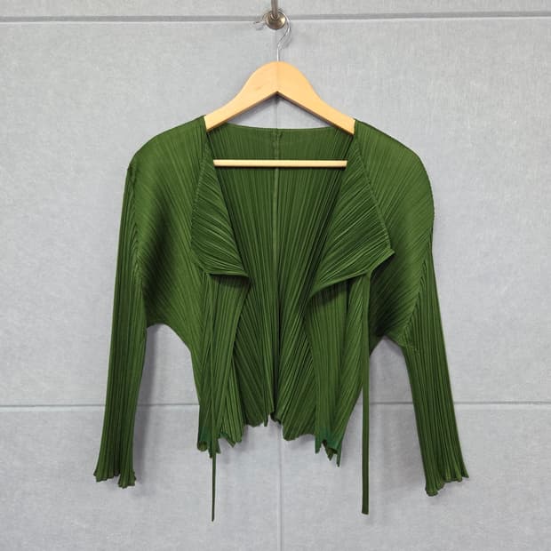 PLEATS PLEASE 이세이 미야케 플리츠 스트랩 크롭 가디건 딥그린