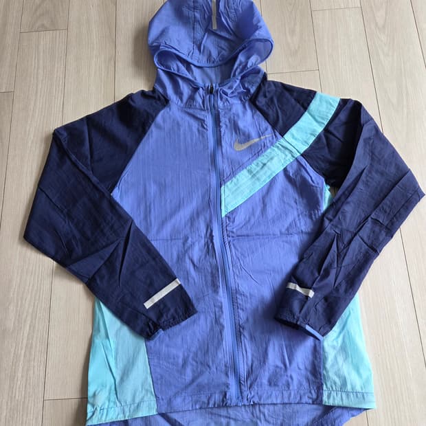 나이키 초경량 바람막이 10-12세 