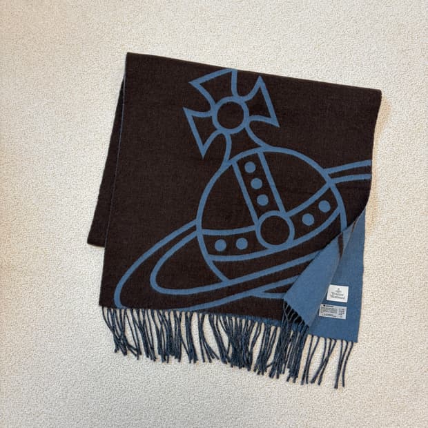 비비안웨스트우드 리버시블 빅로고 머플러 브라운