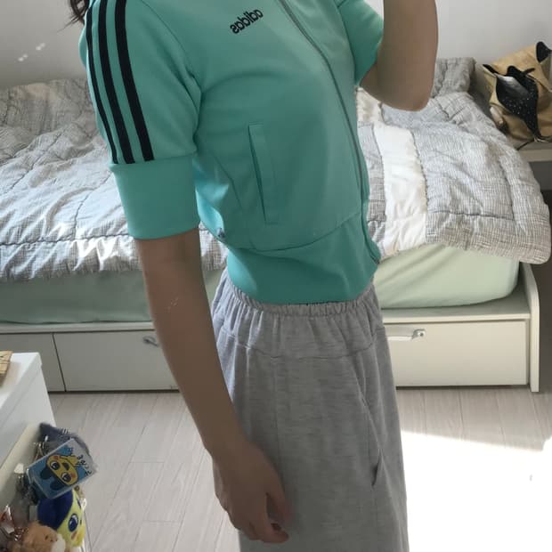 아디다스 반팔집업