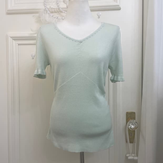mint pearl  point v-neck knit top