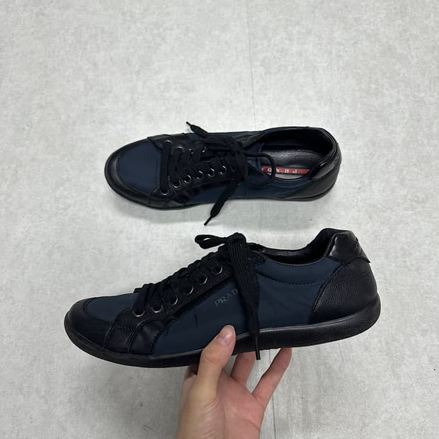 프라다 스포츠 레더 나일론 스니커즈  