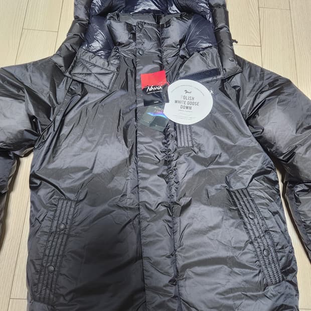 Nanga 난가 오로라 라이트 유틸리티 패딩 팝니다(새제품급)