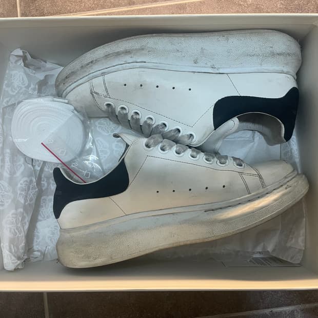 알렉산더맥퀸 오버솔 스니커즈