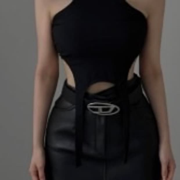 머니테일 가터 홀터 탑
