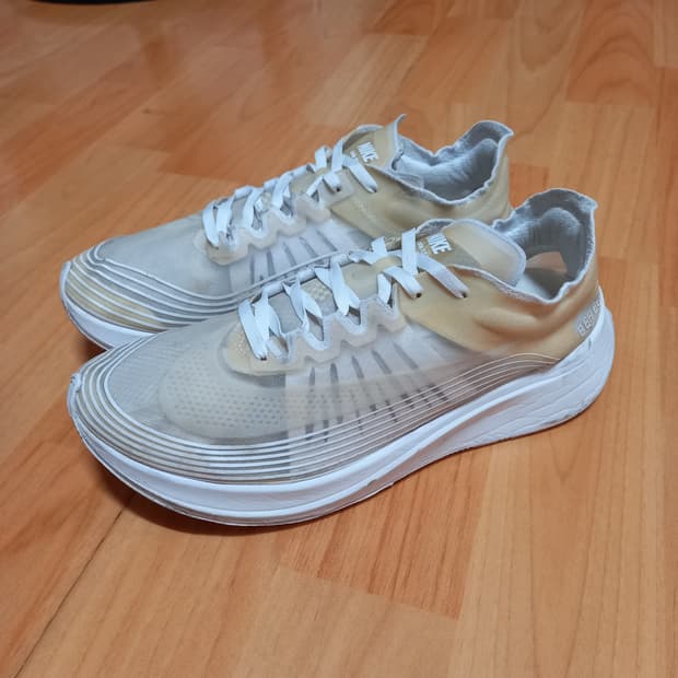 나이키 줌플라이 270