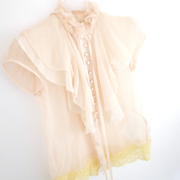 Sacai 사카이 실크 프릴 레이스 블라우스