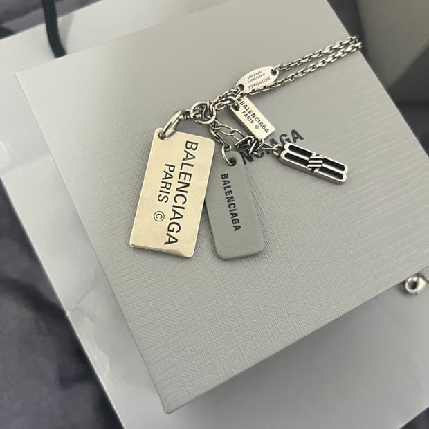 발렌시아가 올엑세스 목걸이