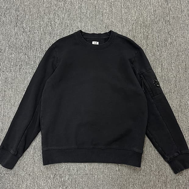 cp컴퍼니 맨투맨 