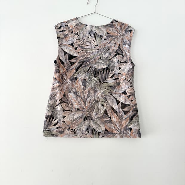 Leaf tide sleeveless