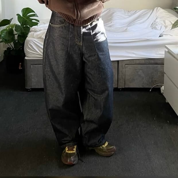 Estudio Niksen Raw Denim Balloon Jeans
