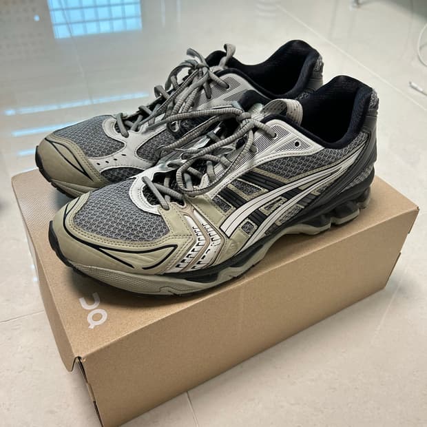 아식스 젤카야노14 피드몬트그레이 282.5