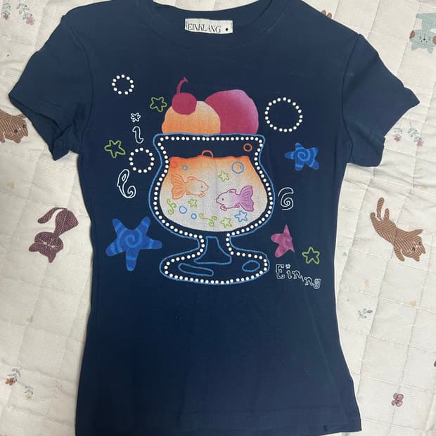 키치 반팔 티셔츠