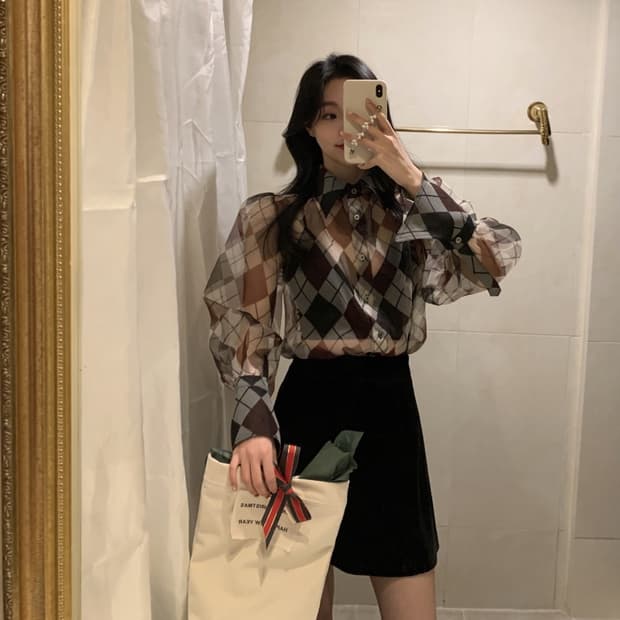 서쿠키 (SEOOOCOOKIE) 아가일 패턴 시어 퍼프 블라우스