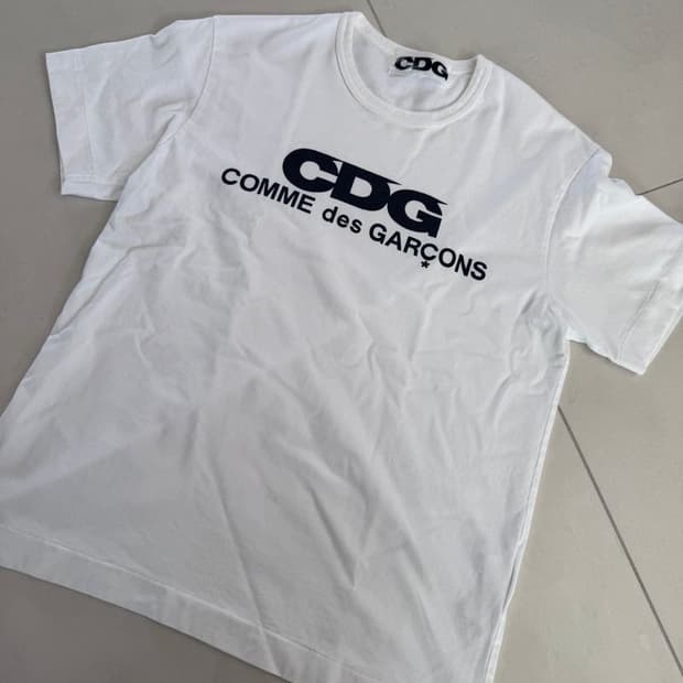CDG 꼼데 가슴꼼데로고 반팔