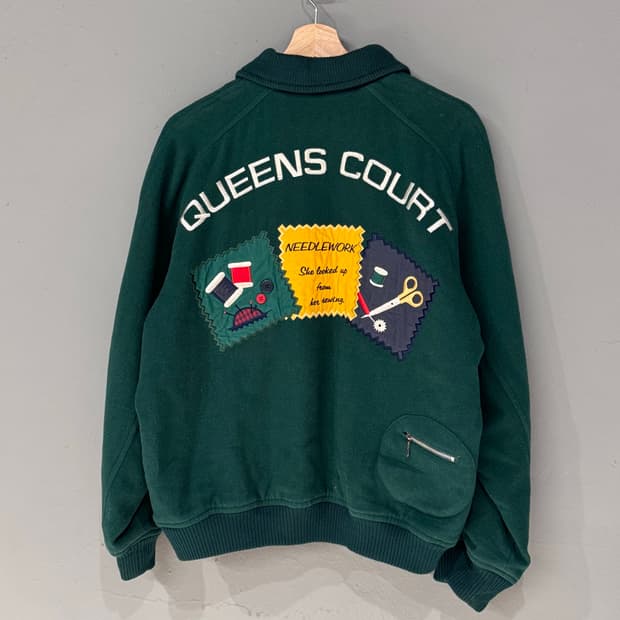 Queens Court 자수 울 바시티자켓
