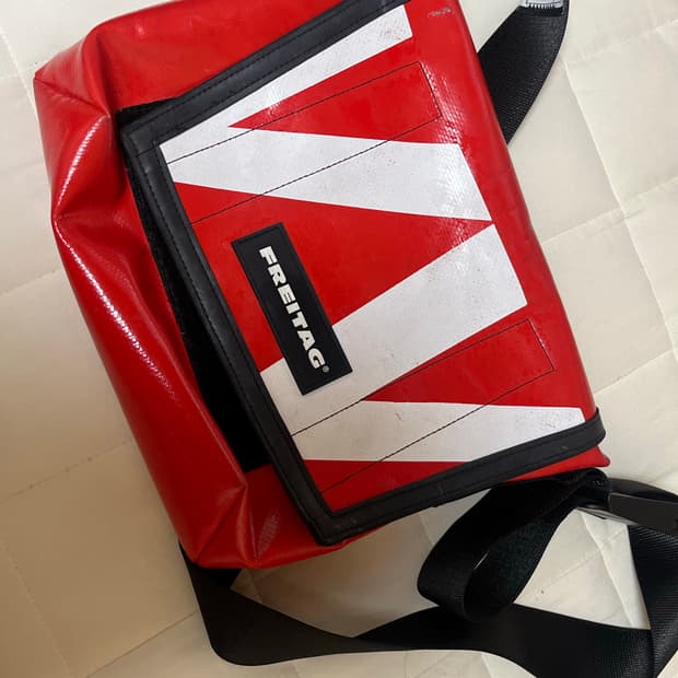 프라이탁 라씨 흰빨 빨흰