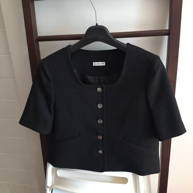 HAUSWOMEN 하우스우먼 블랙 반팔 자켓