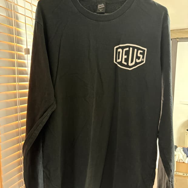 데우스 롱슬리브 s