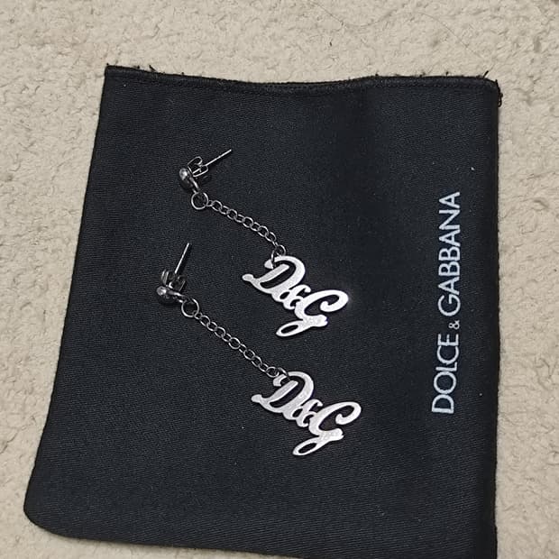 돌체앤가바나 D&G 로고 드롭 귀걸이
