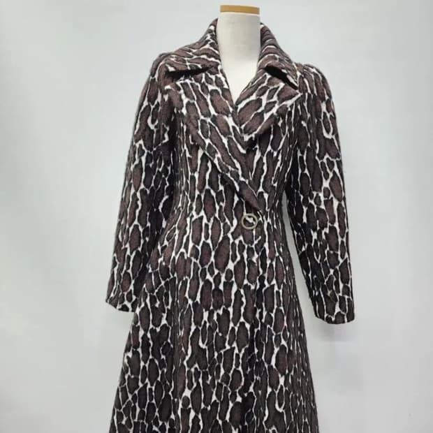 도호에이라인 호피문양코트55