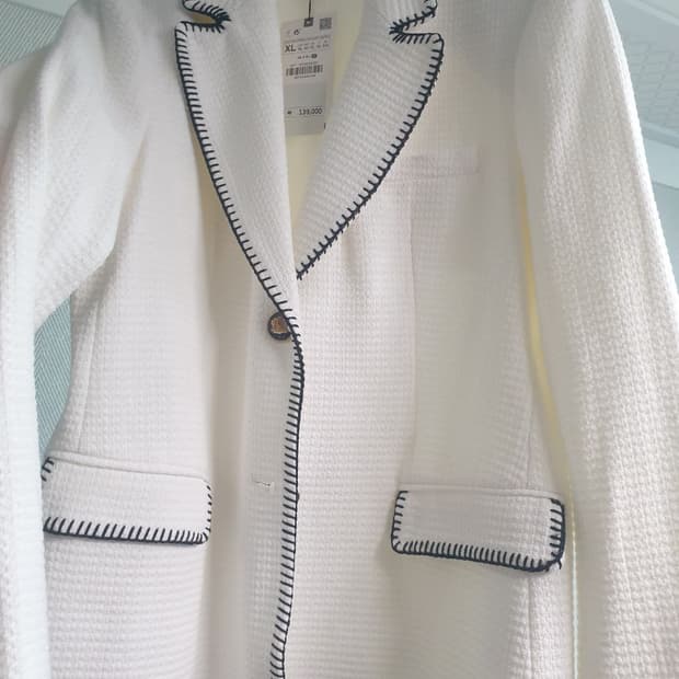 하얀색상 블레이저 xl 새상품
