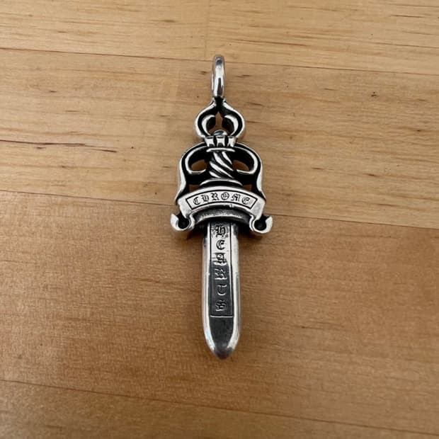 크롬하츠 라지 대거 팬던트