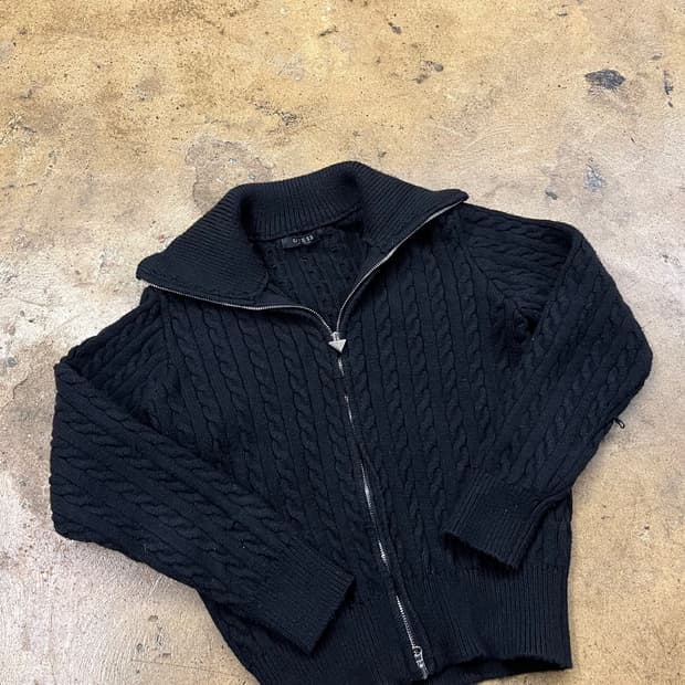 게스 블랙 빅카라 니트 집업 