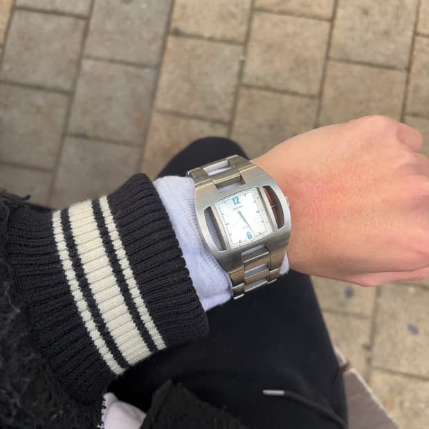 디젤 아카이브 시계