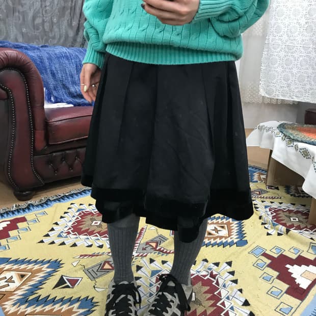 빈티지 벨벳 디테일 미디스커트 