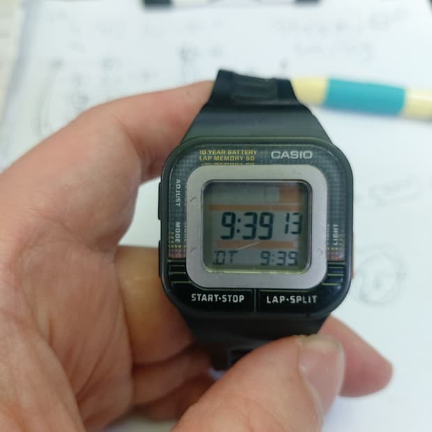 카시오 블랙 디지털 손목시계