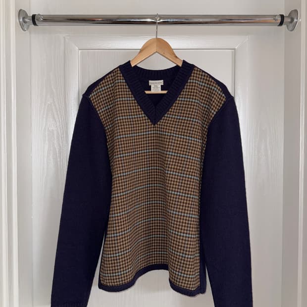 v-neck knit