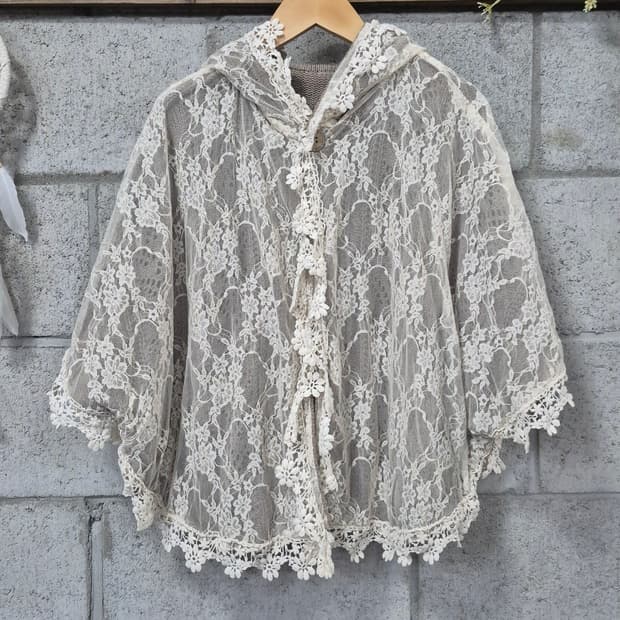 어스뮤직 리버시블 레이스 케이프 판쵸 모리걸 사와코