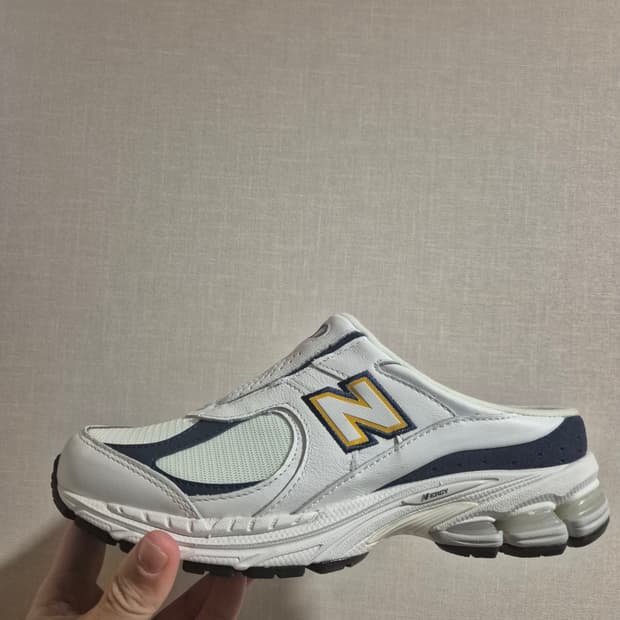 [새상품/240] 뉴발란스 2002R 뮬