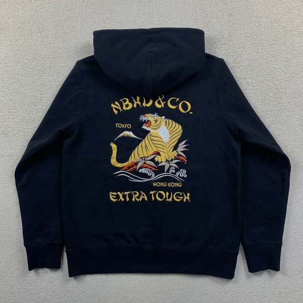 네이버후드 후즈 홍콩 8주년 기념 타이거 자수 후드티 블랙