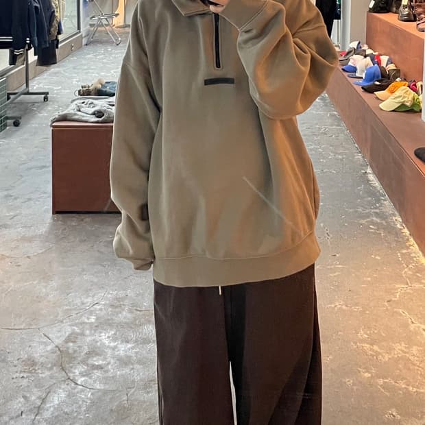 에센셜 피어오브갓 모크넥 하프집업 맨투맨 H835