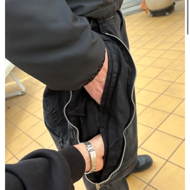 플라스틱 프로덕트 투 디비젼 포켓 팬츠