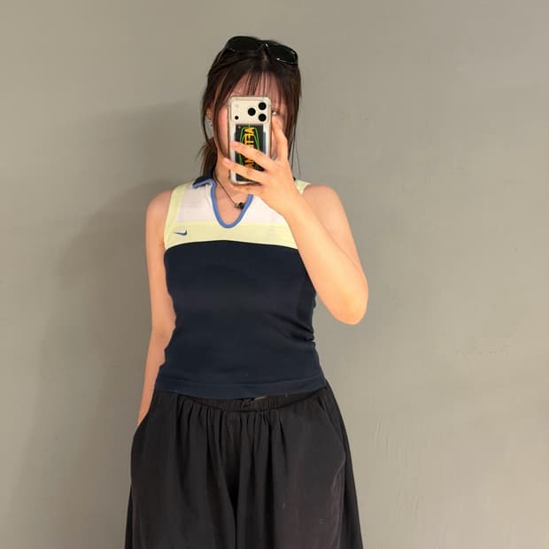 Nike color mix collar sleeveless
