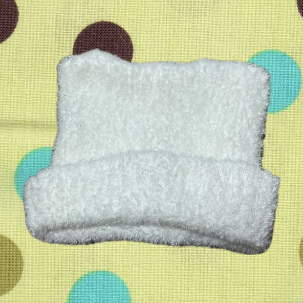 화이트 고양이 귀 비니