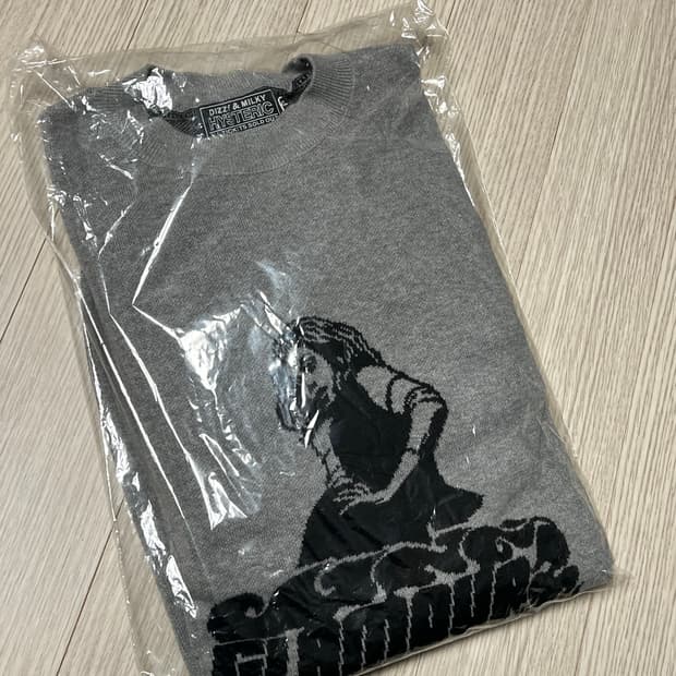 [L] 히스테릭 글래머 니트 스웨터 새상품 그레이